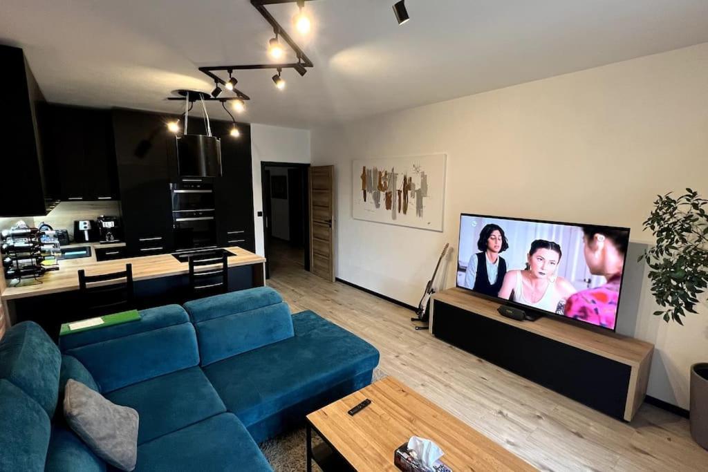 Lake Apartment, 2X Free Garage, 10 Mins To Centre Pozsony Kültér fotó