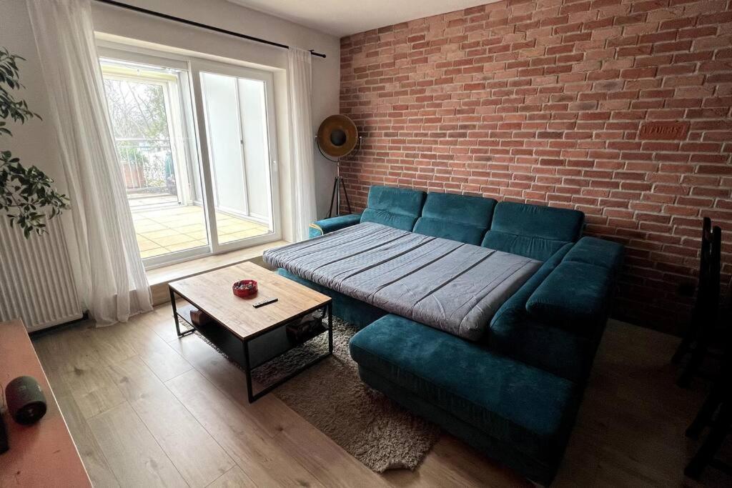 Lake Apartment, 2X Free Garage, 10 Mins To Centre Pozsony Kültér fotó