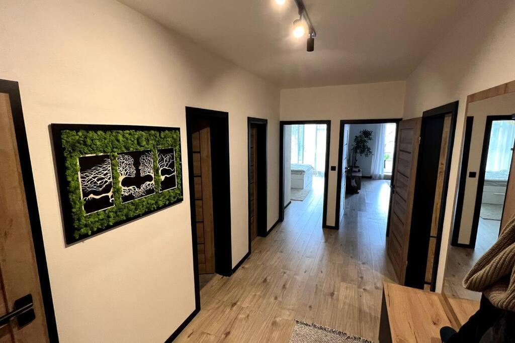 Lake Apartment, 2X Free Garage, 10 Mins To Centre Pozsony Kültér fotó